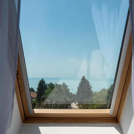 Holiday home Nagy Villa Gyoenyoeru Panoramaval, Jakuzzival