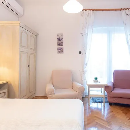 Nagy Villa Gyoenyoeru Panoramaval, Jakuzzival * Balatonkenese