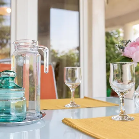 Holiday home Nagy Villa Gyoenyoeru Panoramaval, Jakuzzival