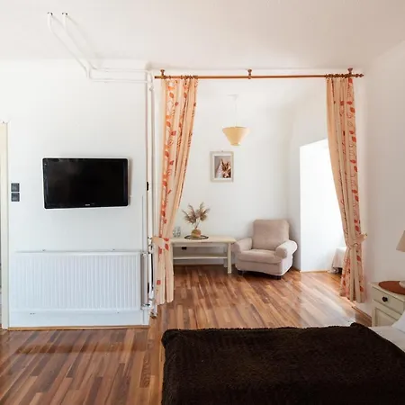 Holiday home Nagy Villa Gyoenyoeru Panoramaval, Jakuzzival Balatonkenese
