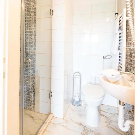 Nagy Villa Gyoenyoeru Panoramaval, Jakuzzival Holiday home Balatonkenese