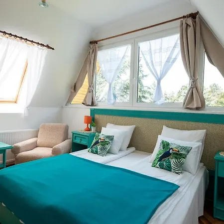 Holiday home Nagy Villa Gyoenyoeru Panoramaval, Jakuzzival Balatonkenese