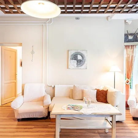 Nagy Villa Gyoenyoeru Panoramaval, Jakuzzival Holiday home *