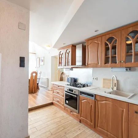 Nagy Villa Gyoenyoeru Panoramaval, Jakuzzival Holiday home Balatonkenese